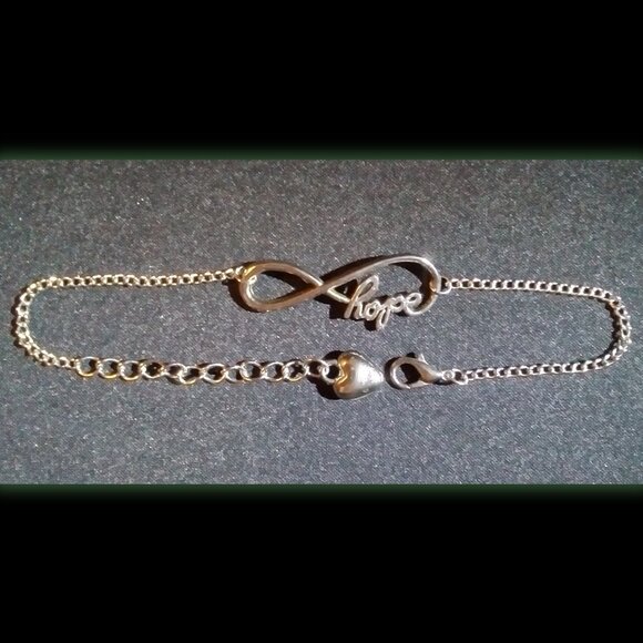 Silver infinity hope bracelet - Picture 1 of 1